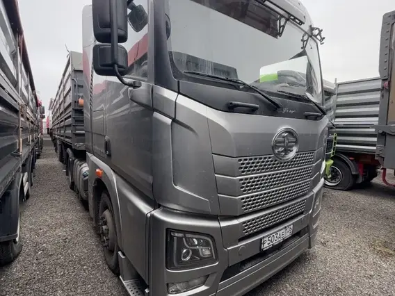 Седельный тягач FAW J6 2023 года б/у