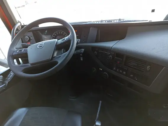 Седельный тягач Volvo FH 2020 года б/у фото 6