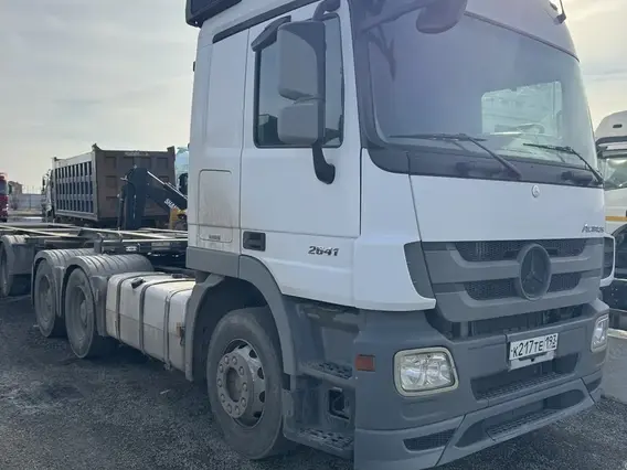 Седельный тягач Mercedes-Benz Actros 2017 года б/у