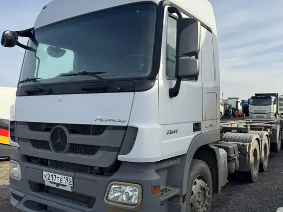 Седельный тягач Mercedes-Benz Actros 2017 года б/у фото 3