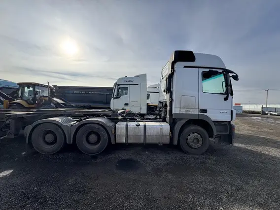 Седельный тягач Mercedes-Benz Actros 2017 года б/у фото 4