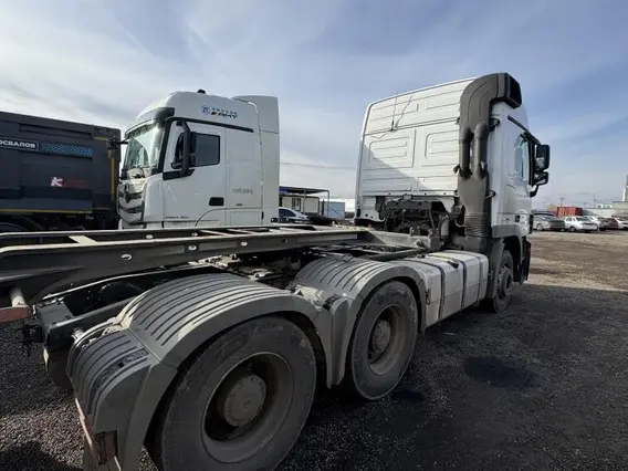 Седельный тягач Mercedes-Benz Actros 2017 года б/у фото 5