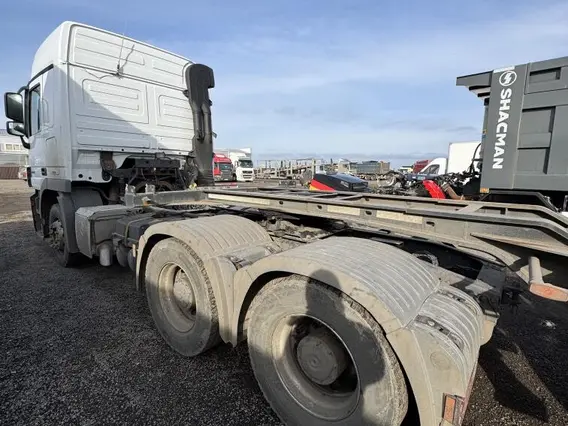 Седельный тягач Mercedes-Benz Actros 2017 года б/у фото 6