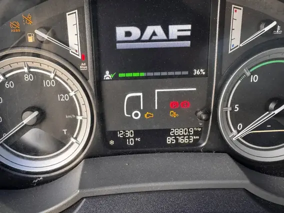 Седельный тягач DAF XF 2017 года б/у фото 9