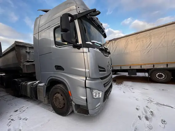 Седельный тягач Shacman SX4188YY381 2022 года б/у