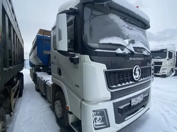 Седельный тягач Shacman SX418853381 2023 года б/у