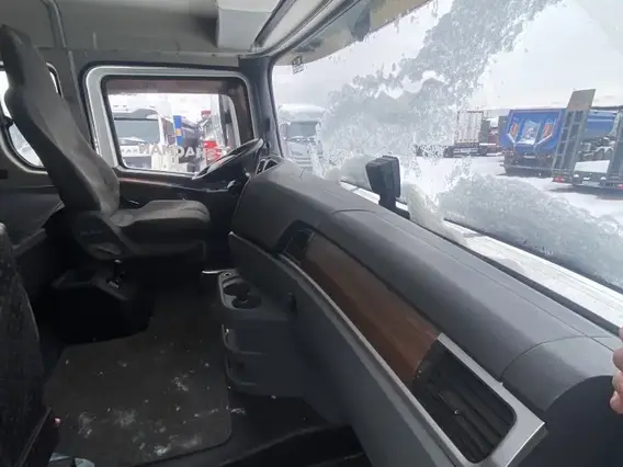 Седельный тягач Shacman SX418853381 2023 года б/у фото 9