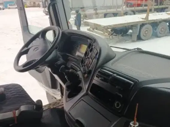 Седельный тягач Mercedes-Benz Actros 2018 года б/у фото 9