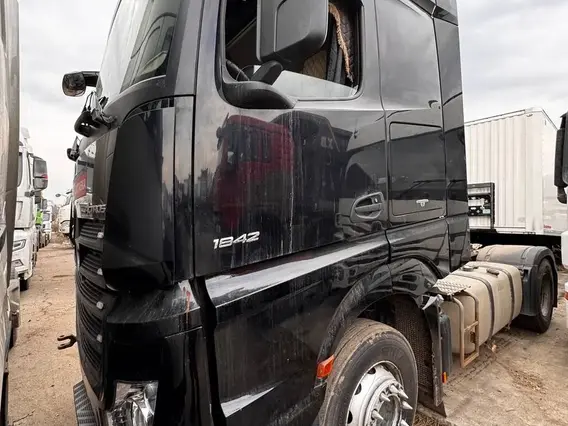Седельный тягач Mercedes-Benz Actros 2018 года б/у фото 2