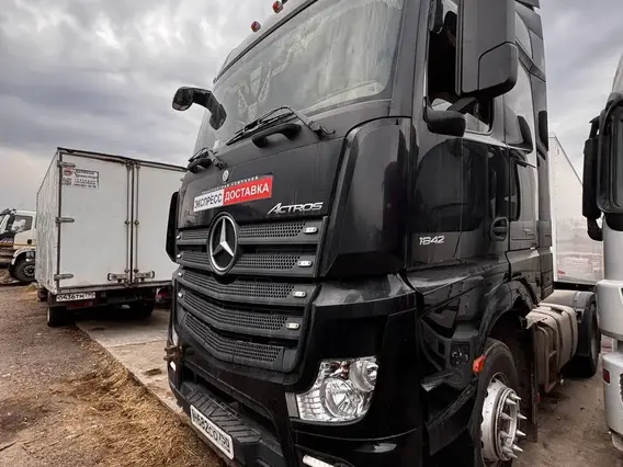 Седельный тягач Mercedes-Benz Actros 2018 года б/у фото 3