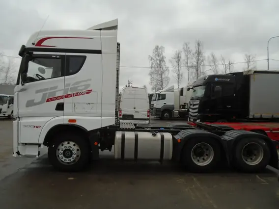 Седельный тягач FAW JH6 2022 года б/у фото 8