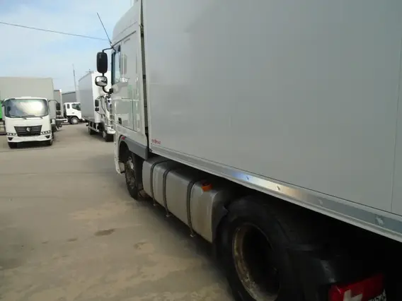 Седельный тягач DAF XF 2017 года б/у фото 8