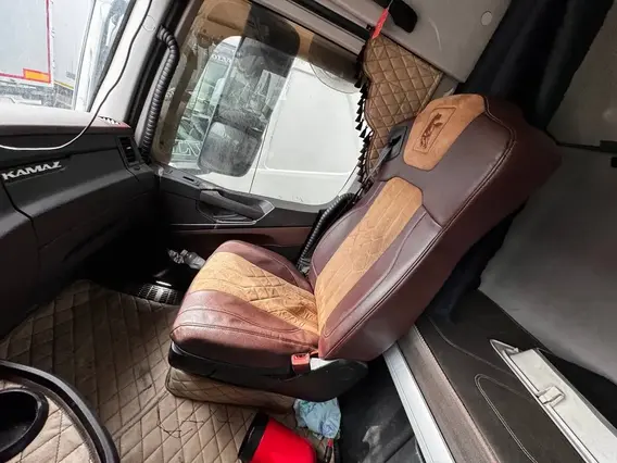 Седельный тягач Камаз 54901 2020 года б/у фото 7