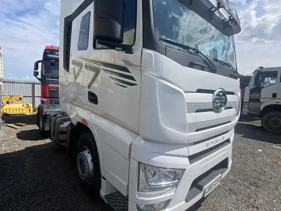 Седельный тягач FAW J7 2023 года б/у