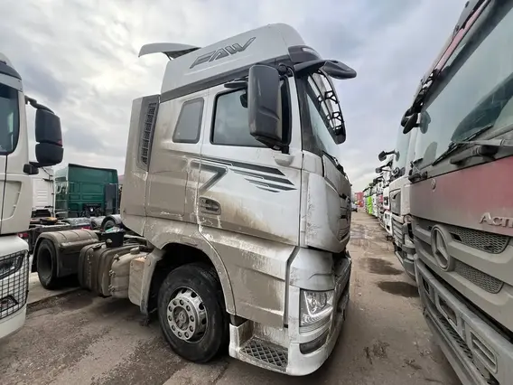 Седельный тягач FAW J7 2023 года б/у