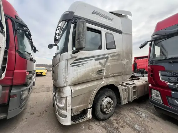 Седельный тягач FAW J7 2023 года б/у фото 3