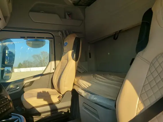 Седельный тягач Ford Trucks 2022 года б/у фото 12