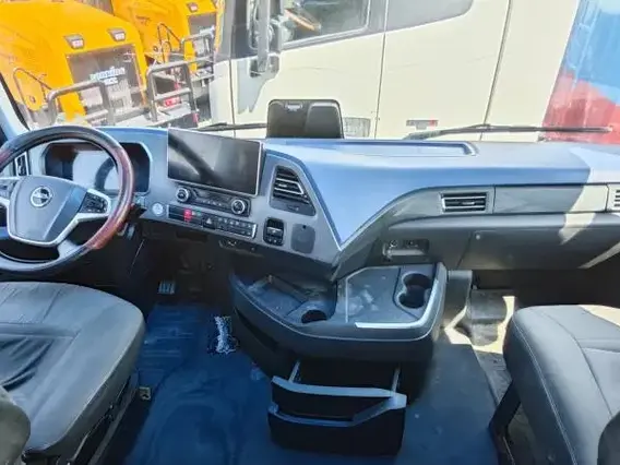 Седельный тягач BAIC БиДжей 4250 2023 года б/у фото 5