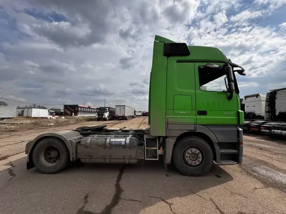 Седельный тягач Mercedes-Benz Actros 2018 года б/у фото 4