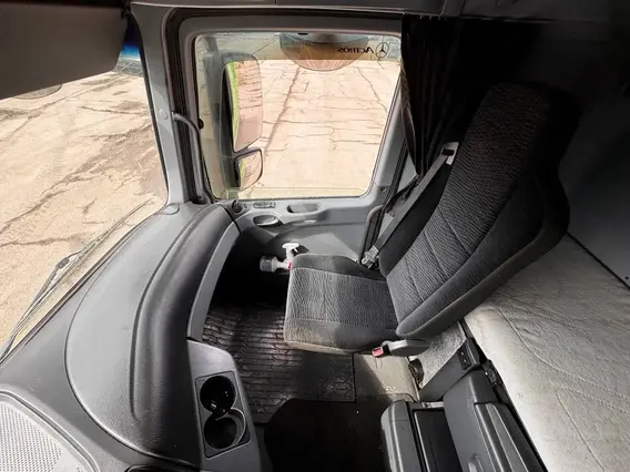 Седельный тягач Mercedes-Benz Actros 2018 года б/у фото 8