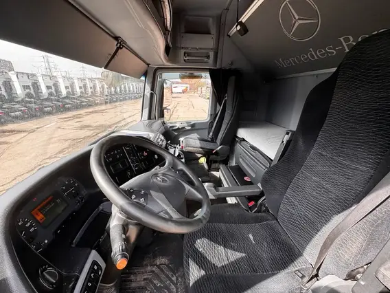 Седельный тягач Mercedes-Benz Actros 2018 года б/у фото 9