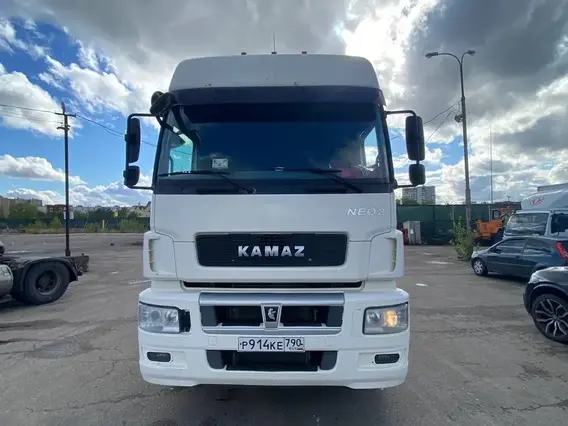 Седельный тягач Камаз 5490 2021 года б/у фото 2