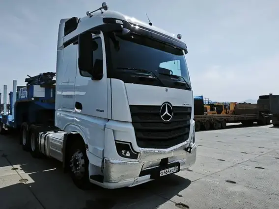 Седельный тягач Mercedes-Benz Actros 2023 года б/у