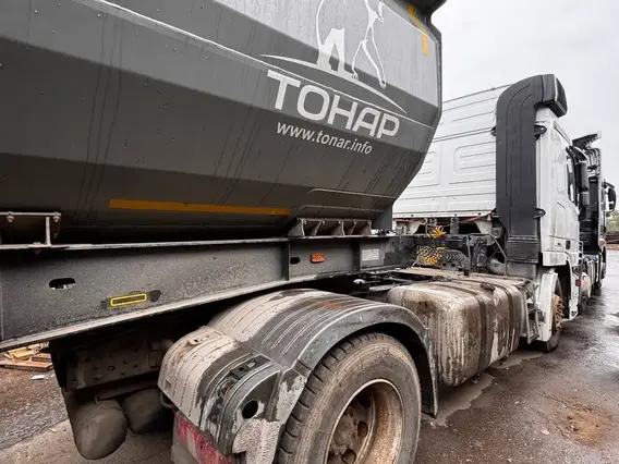 Седельный тягач Mercedes-Benz Actros 2017 года б/у фото 3