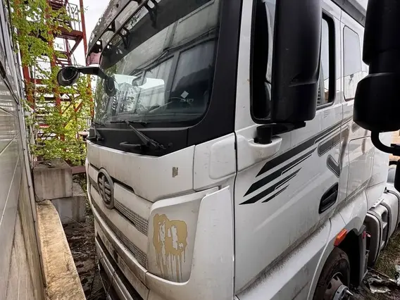 Седельный тягач FAW J7 2023 года б/у фото 2