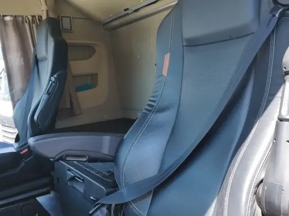 Седельный тягач Shacman SX4188YY381 2023 года б/у фото 6