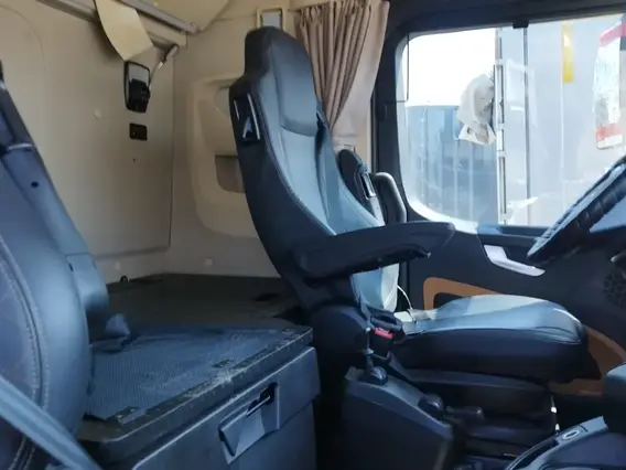 Седельный тягач Shacman SX4188YY381 2023 года б/у фото 7