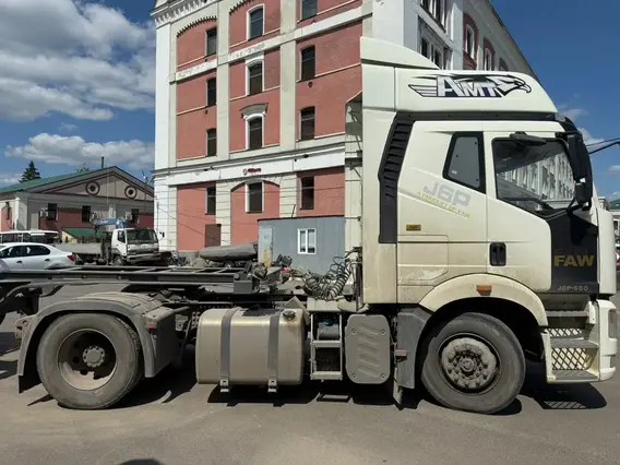 Седельный тягач FAW J7 2023 года б/у фото 4