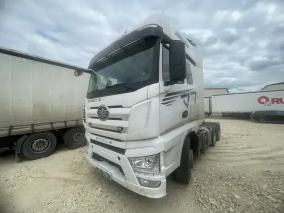 Седельный тягач FAW J7 2023 года б/у