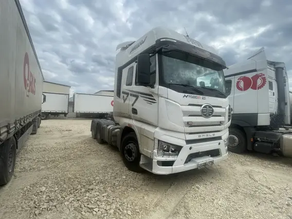 Седельный тягач FAW J7 2023 года б/у фото 4