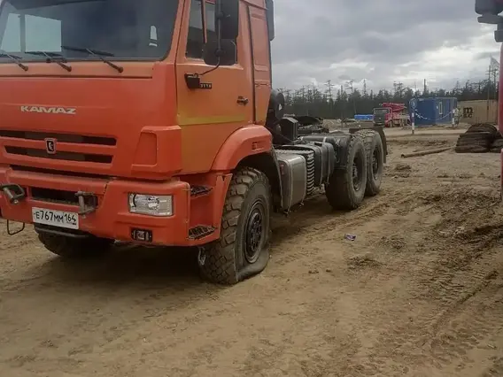 Седельный тягач Камаз 43118 2022 года б/у фото 2