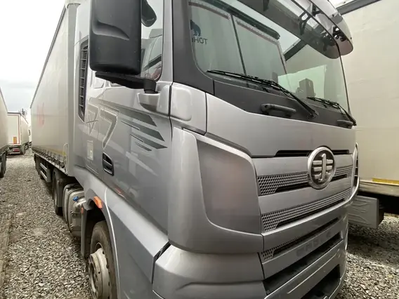 Седельный тягач FAW J7 2023 года б/у