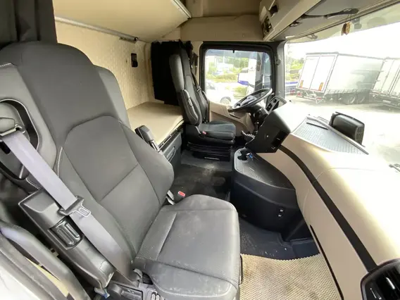 Седельный тягач Mercedes-Benz Actros 2024 года б/у фото 10