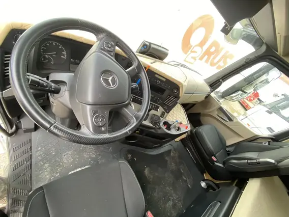 Седельный тягач Mercedes-Benz Actros 2023 года б/у фото 7