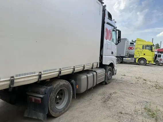 Седельный тягач Mercedes-Benz Actros 2023 года б/у фото 6