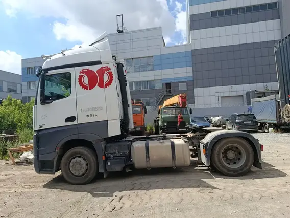 Седельный тягач Mercedes-Benz Actros 2024 года б/у фото 9