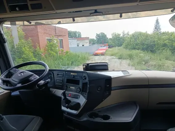 Седельный тягач Mercedes-Benz Actros 2024 года б/у фото 10