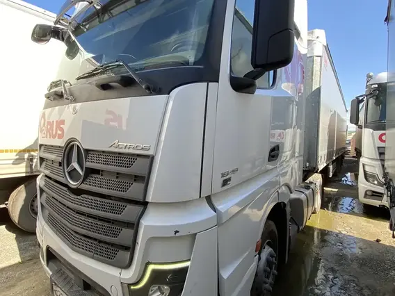 Седельный тягач Mercedes-Benz Actros 2023 года б/у фото 3