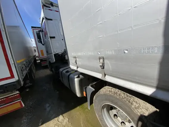 Седельный тягач Mercedes-Benz Actros 2023 года б/у фото 4