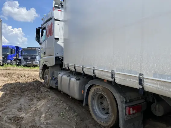 Седельный тягач Mercedes-Benz Actros 2023 года б/у фото 4