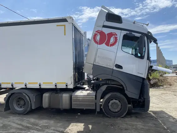 Седельный тягач Mercedes-Benz Actros 2023 года б/у фото 7