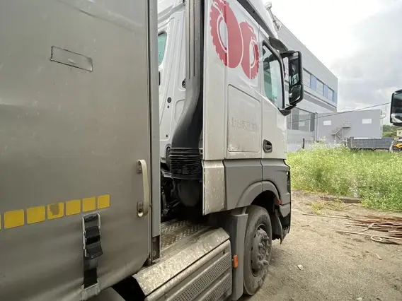Седельный тягач Mercedes-Benz Actros 2023 года б/у фото 6