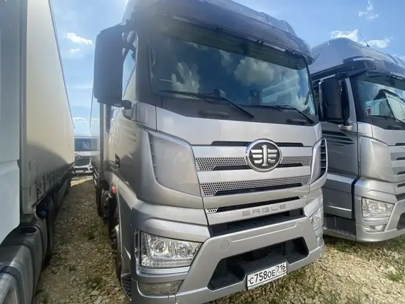 Седельный тягач FAW J7 2023 года б/у