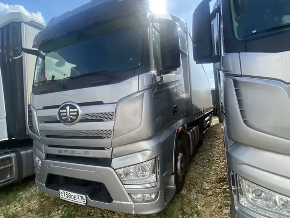 Седельный тягач FAW J7 2023 года б/у фото 3