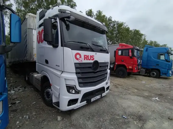 Седельный тягач Mercedes-Benz Actros 2023 года б/у