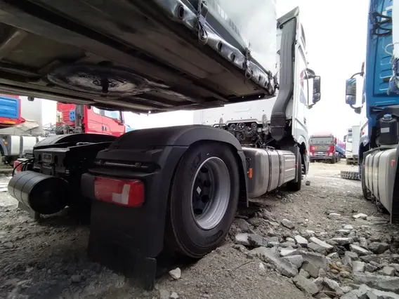 Седельный тягач Mercedes-Benz Actros 2023 года б/у фото 6